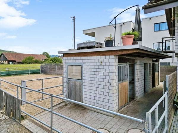 REITSPORT, WOHN- UND GEWERBEIMMOBILIE MIT VIELFÄLTIGEN NUTZUNGSMÖGLICHKEITEN 2