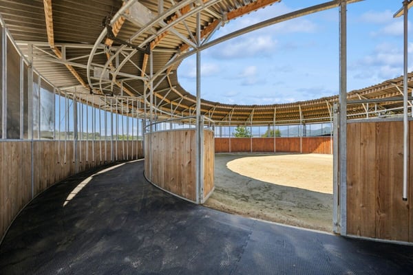 HOCHWERTIGE REITSPORTIMMOBILIE AN EINZIGARTIGER LAGE MIT TRAUMHAFTER WEITSICHT 6