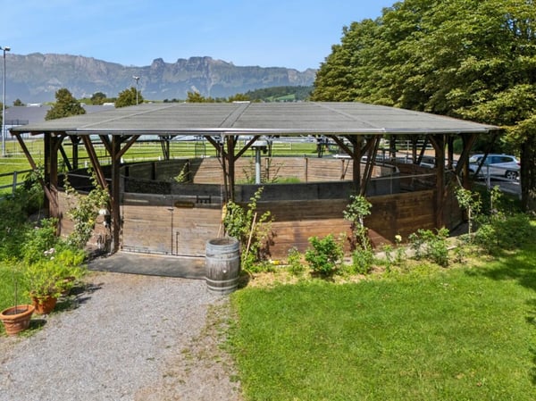 EXKLUSIVE REITSPORTANLAGE MIT VOLLSTÄNDIGER INFRASTUKTUR IN MAUREN FL 7