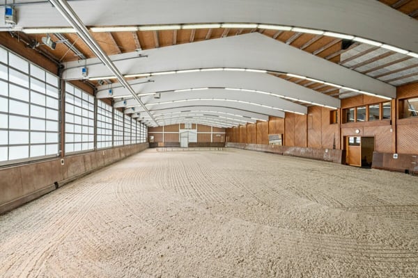 EXKLUSIVE REITSPORTANLAGE MIT VOLLSTÄNDIGER INFRASTUKTUR IN MAUREN FL 5
