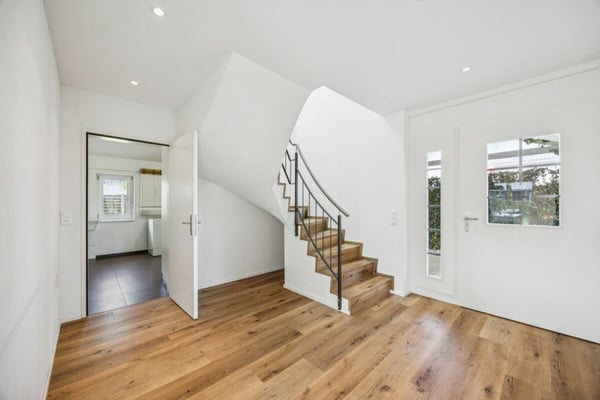 KOMPAKTE REITSPORTIMMOBILIE MIT WOHNHAUS, PFERDESTALL UND REITHALLE 31 MINUTEN VON ZÜRICH 9