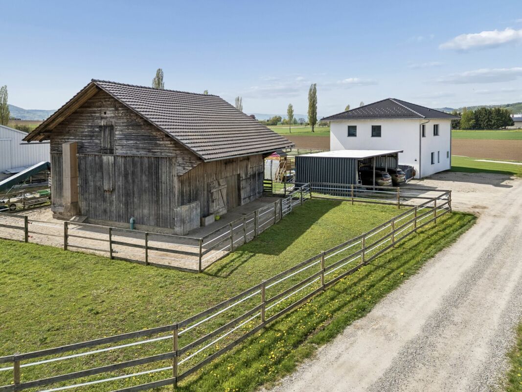 IHR EIGENES PFERDEPARADIES IM SONNIGEN KLETTGAU