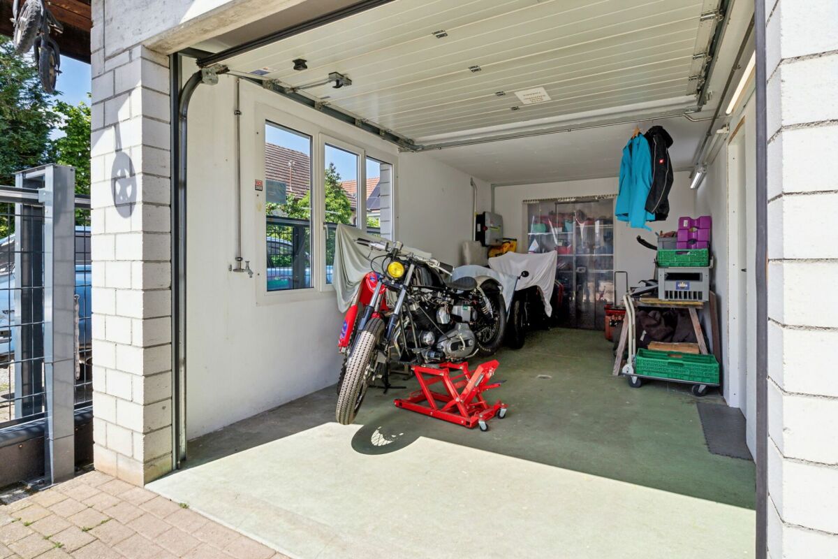 GEWERBEIMMOBILIE MIT VIELFÄLTIGEN NUTZUNGSMÖGLICHKEITEN UND WOHNHAUS