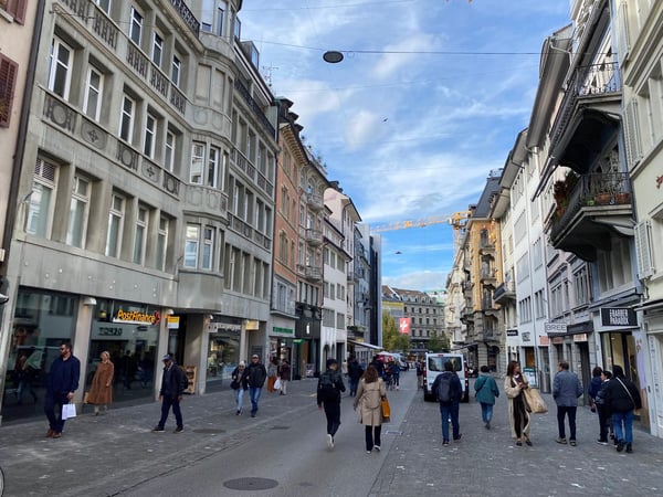 Attraktive Geschäftsfläche am historischen Rennweg im Herzen Zürichs