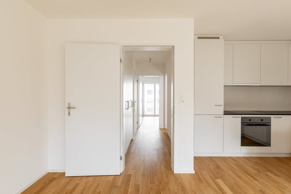 HELLE 1-ZIMMER WOHNUNG im 1. OG mit Lift im attraktiven Iselin-Quartier 3