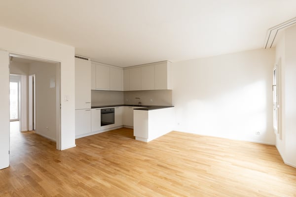 HELLE 1-ZIMMER WOHNUNG im 1. OG mit Lift im attraktiven Iselin-Quartier 4