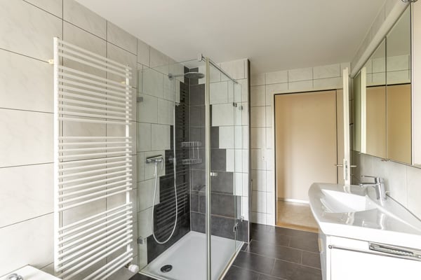 Schöne 4.5 Zimmerwohnung im Iselin-Quartier 6