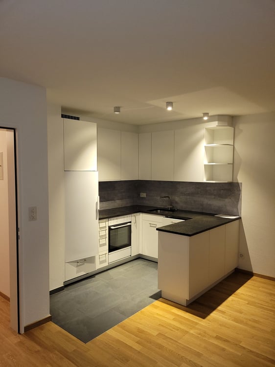 HELLE 2-ZIMMER WOHNUNG im 2. OG mit Lift im attraktiven Iselin-Quartier 2