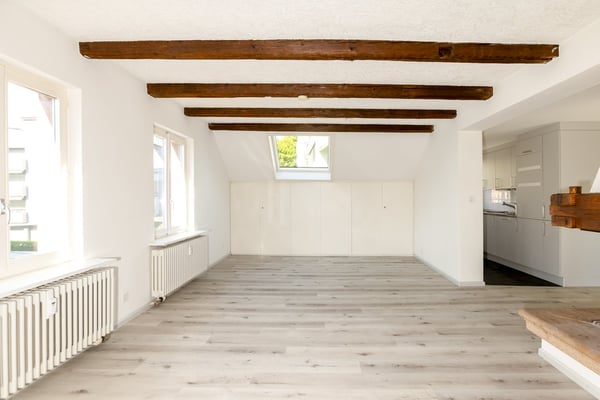 Helle 3,5 Zimmer-Dachwohnung nähe Kronenplatz 2