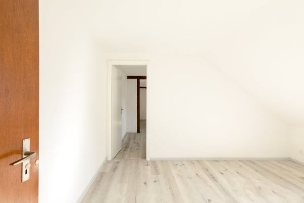 Helle 3,5 Zimmer-Dachwohnung nähe Kronenplatz 14