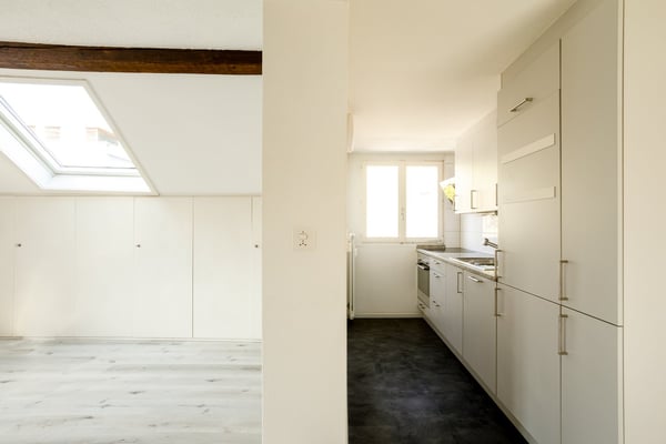 Helle 3,5 Zimmer-Dachwohnung nähe Kronenplatz 6