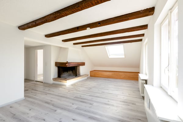 Helle 3,5 Zimmer-Dachwohnung nähe Kronenplatz 18