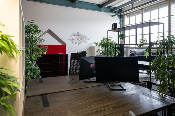 CoWorking Desk in Fabrik-Halle: nur 9 Min per Bus vom Bahnhof - diverse Abo-Modelle 2