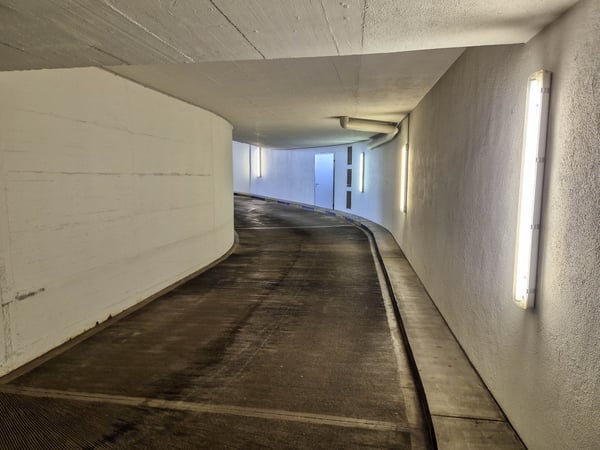 Tiefgaragenplatz im Stadtzentrum Winterthur für kleines Fahrzeug - max 1.77m breit - max 4.73m lang 5