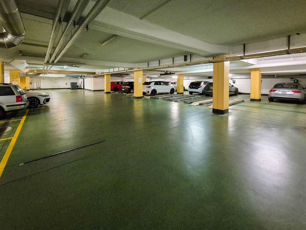 Tiefgaragenplatz im Stadtzentrum Winterthur für kleines Fahrzeug - max 1.77m breit - max 4.73m lang 2