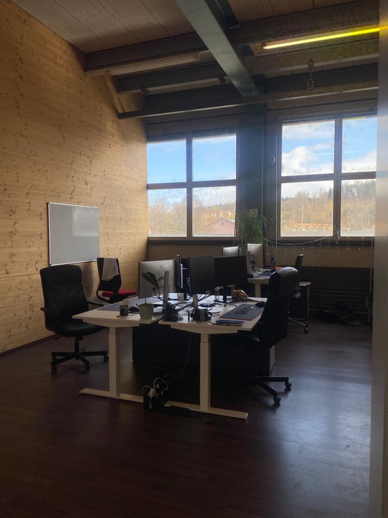 Günstiges Büro in kreativer Fabrikhalle 1