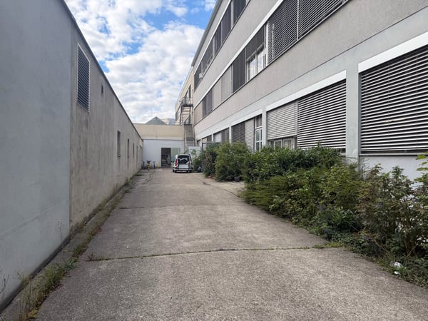 Grosszügiges Büro im EG in kreativer Fabrikhalle 15