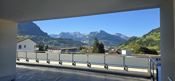 Exklusive 1.5-Zimmer-Attikawohnung mit direktem Liftzugang, See- & Bergsicht 3