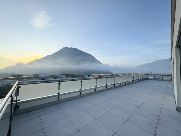 Erstvermietung: 2.5-Zimmer-Attikawohnung mit See- und Bergblick 1
