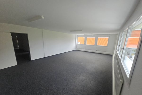 Moderne Bürofläche mit 202 m² an Top-Lage in Altendorf SZ 2