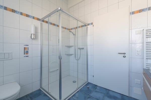 Grosszügige 4.5-Zimmer-Attika-Wohnung mit zwei Tiefgaragenplätzen, zwei Kellern 15