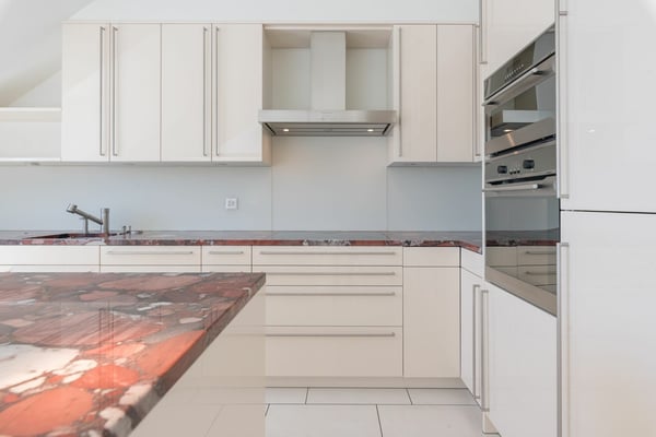 Grosszügige 4.5-Zimmer-Attika-Wohnung mit zwei Tiefgaragenplätzen, zwei Kellern 3