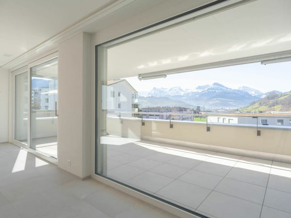 Neues 6.5-Zimmer-Doppeleinfamilienhaus mit grosszügigem Garten 2