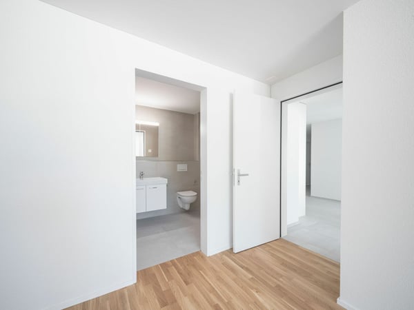 Erstvermietung: moderne 5.5-Zimmerwohnung mit Bergsicht 10