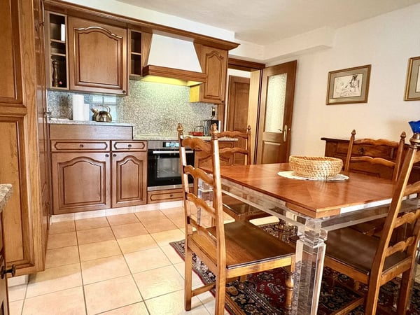 Historic 1924 chalet with independent annexe 10