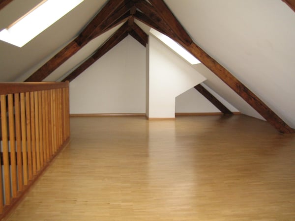 originelle Dachwohnung mit Galerie 4
