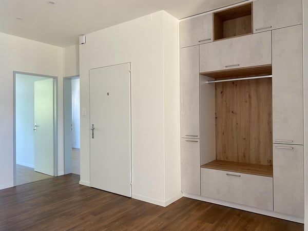 Renovierte Dachwohnung mit zwei Balkonen 4