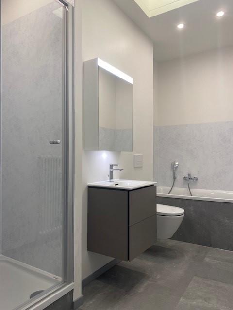 Renovierte Dachwohnung mit zwei Balkonen 8