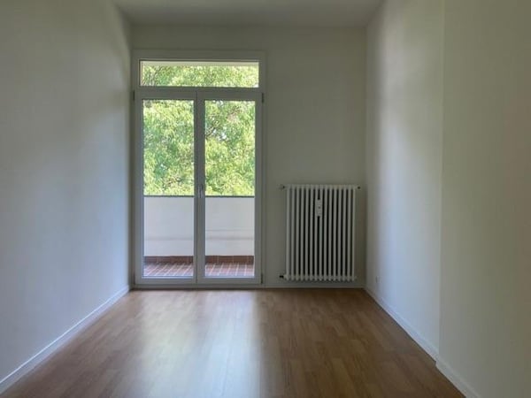 Renovierte Dachwohnung mit zwei Balkonen 6