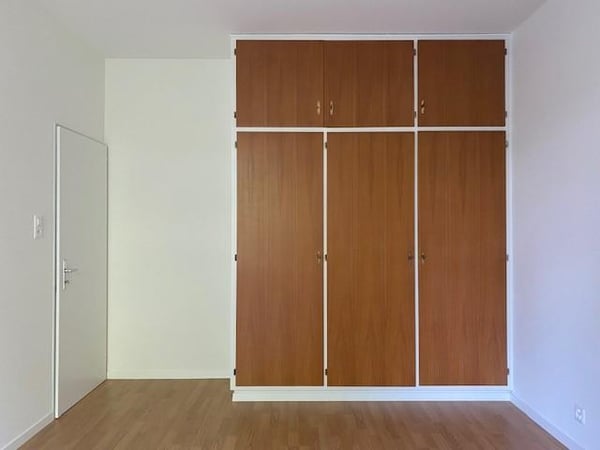 Renovierte Dachwohnung mit zwei Balkonen 7