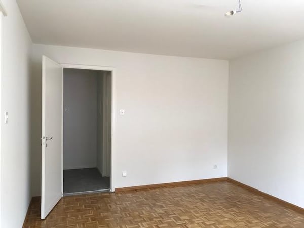 ruhige Seitenstrasse im St. Johanns-Quartier 1