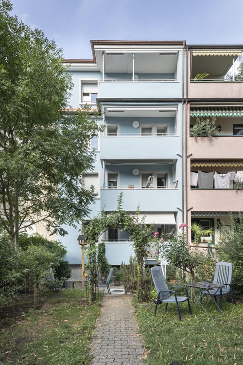 stilvoll sanierte Dachwohnung am Wasgenring 8