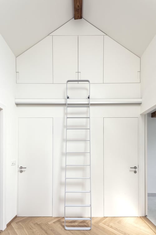 stilvoll sanierte Dachwohnung am Wasgenring 3