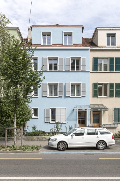 stilvoll sanierte Dachwohnung am Wasgenring 7