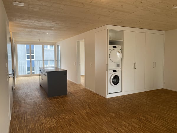 Moderne Wohnung mit grossem Balkon 2
