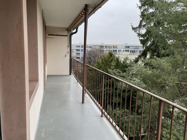 Wohnung mit Balkon zum grünen Innenhof beim Tellplatz 1