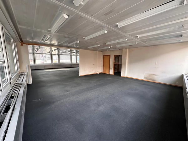 Grand bureau à louer idéalement situé au centre-ville de Sion 4