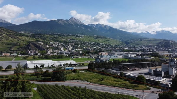 Terrains idéalement situés en bordure d'autoroute à Sion 3