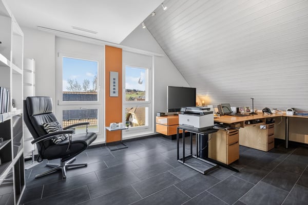 RESERVIERT Moderne 5.5-Zimmer-Maisonette-Wohnung mit unverbaubarer Sicht 6