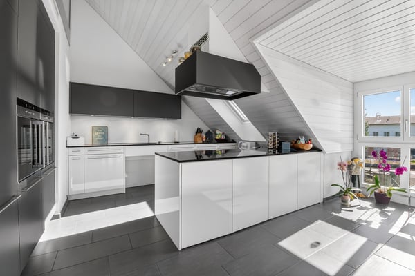 RESERVIERT Moderne 5.5-Zimmer-Maisonette-Wohnung mit unverbaubarer Sicht 4