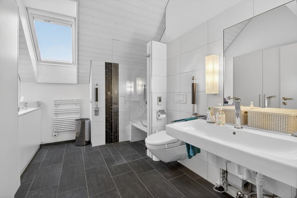 RESERVIERT Moderne 5.5-Zimmer-Maisonette-Wohnung mit unverbaubarer Sicht 7