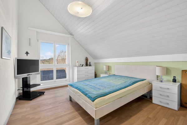 RESERVIERT Moderne 5.5-Zimmer-Maisonette-Wohnung mit unverbaubarer Sicht 9
