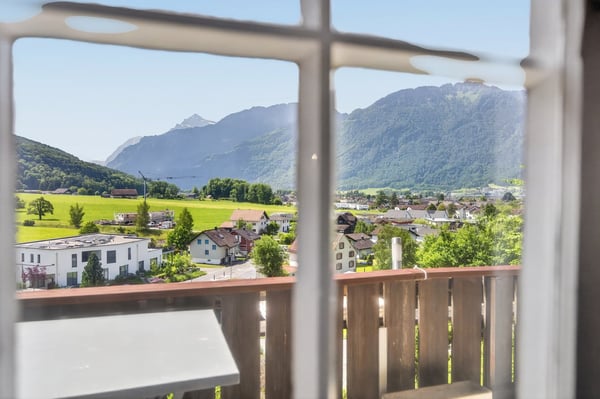 Charmantes 6.5-Zimmer-Chalet in ruhiger Lage in Schänis 8