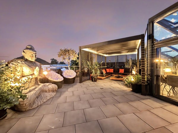 Luxuriöse Penthouse Wohnung mit viel Privatsphäre und Sicht in die Berge 11