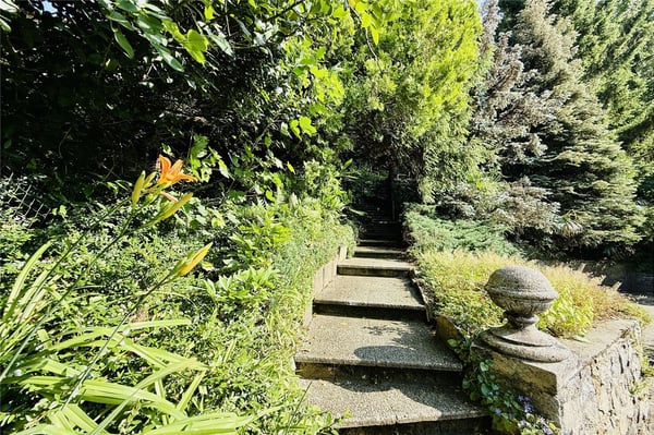 Lugano - Grande terreno edificabile nel verde | Lugano - Grosses, bebaubares Grundstück im Grünen - Atemberaubende Aussicht! 7