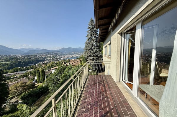 Lugano - Grande terreno edificabile nel verde | Lugano - Grosses, bebaubares Grundstück im Grünen - Atemberaubende Aussicht! 6